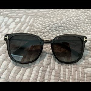 Like New- Tom Ford Sunglasses